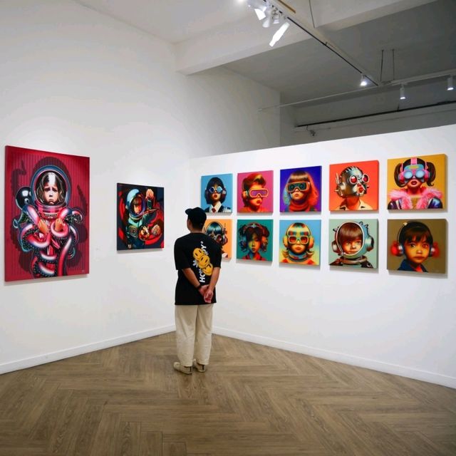 ไปดูนิทรรศการ Retro Futuristic Art แบบล้ำๆ กัน