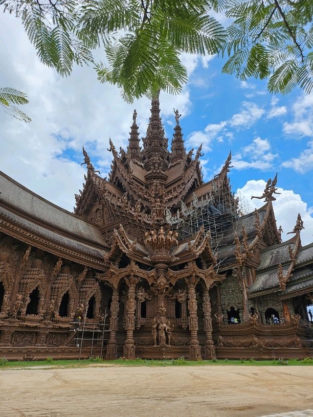 The Sanctuary of Truth: A Masterpiece of Art and Philosophy in Pattaya