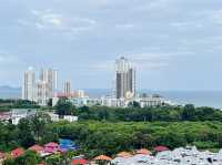 The Zign Hotel  โรงแรมหรูหรา 5 ดาวขนาดใหญ่ ติดทะเล