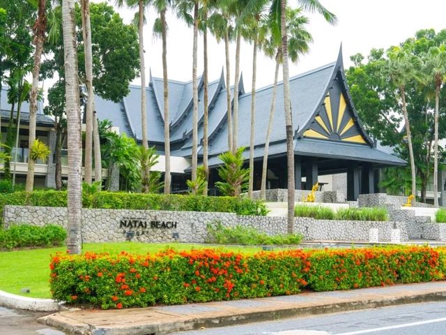 ที่พักติดทะเลริมหาดนาใต้ Natai Beach Resort