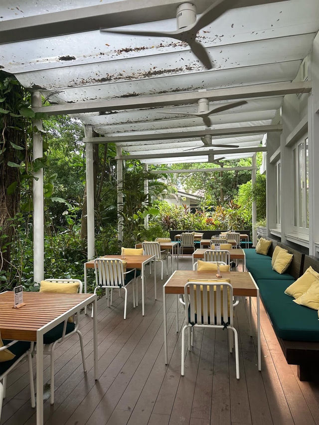  Yellow Lane cafe at Ari