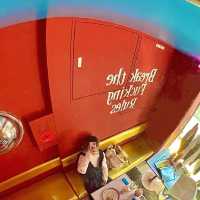 【大阪/肥後橋】宇宙船のようなスペイシー空間なハンバーガー屋さん