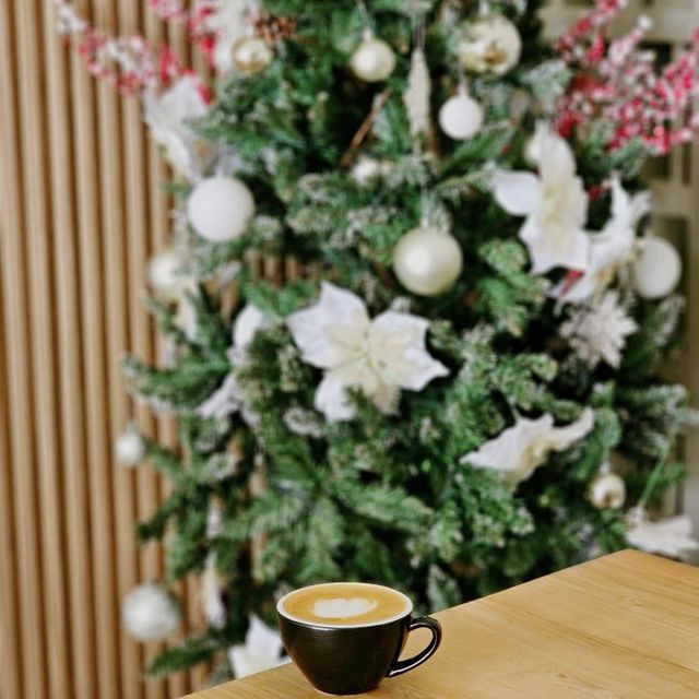 Stylish and Comfortable: Monero Cafe