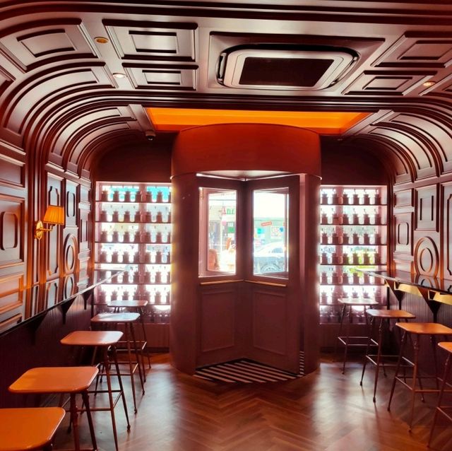 【バンコク】ピンクで可愛い The Cassette Coffee Bar