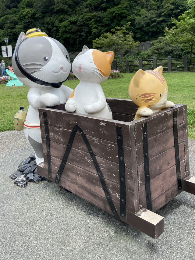 Houtong Cat Village: Purr-fectly Quirky
