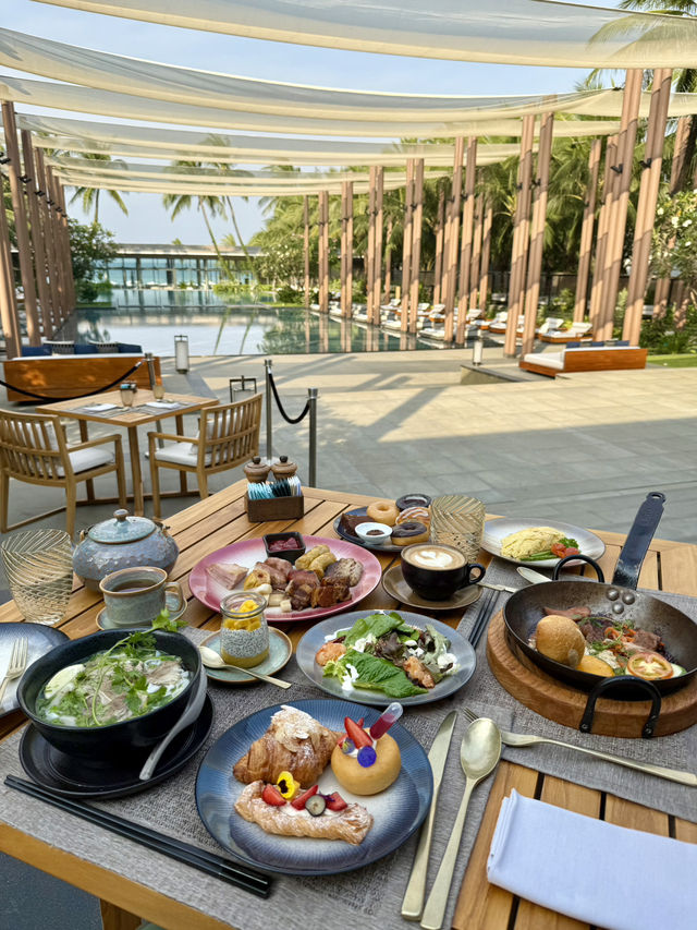 Amazing luxury breakfast buffet🏝️