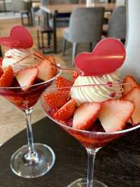 Strawberry Sweets and Stunning Views at Four Seasons Otemachi 