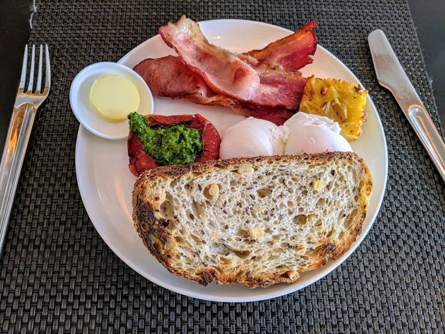 雪梨機場-澳航頭等艙貴賓室初體驗 Qantas First Lounge