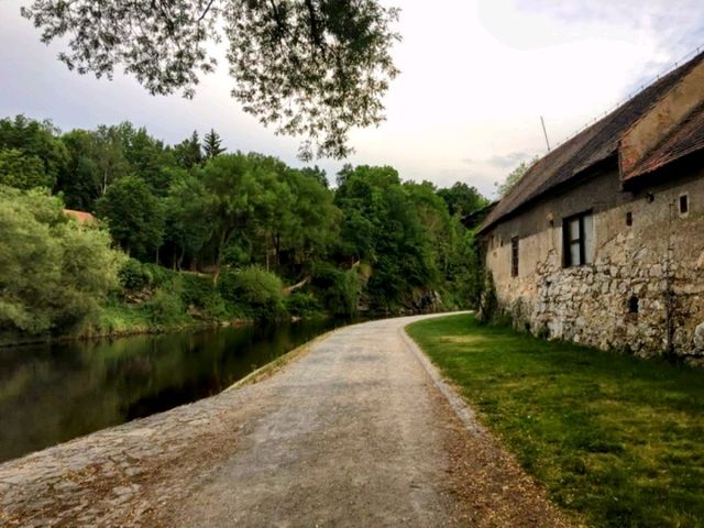 捷克CK小鎮的啤酒廠餐館 Pivovarská Restaurace，大口喝酒、大口吃肉！
