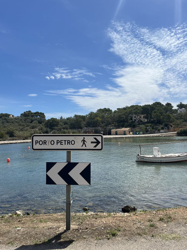 마요르카의 아직 잘 알려지지 않은 작은 항구 마을 Porto Petro