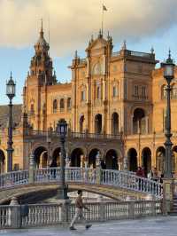 This plaza alone already warrants a special visit to Seville