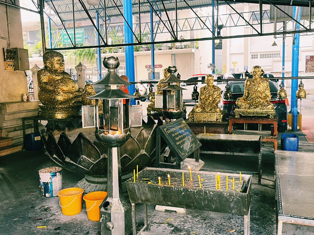 泰國曼谷著名寺廟景點鬼王廟推薦：Wat Suttharam วัดสุทธาราม，適合求財運和避禍。