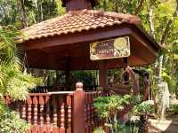 ทานอาหารเที่ยงมที่บ้านสวนเศวตกมล