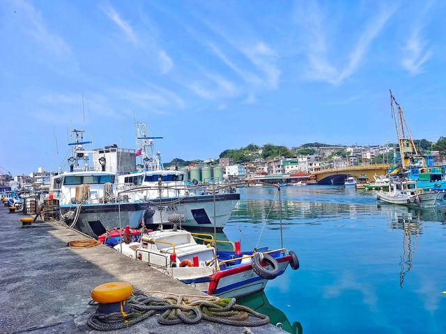 Port of Keelung ตึกสีรุ้งไต้หวัน