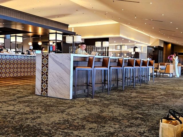 Back to the Golden Lounge where you can enjoy the facilities and food