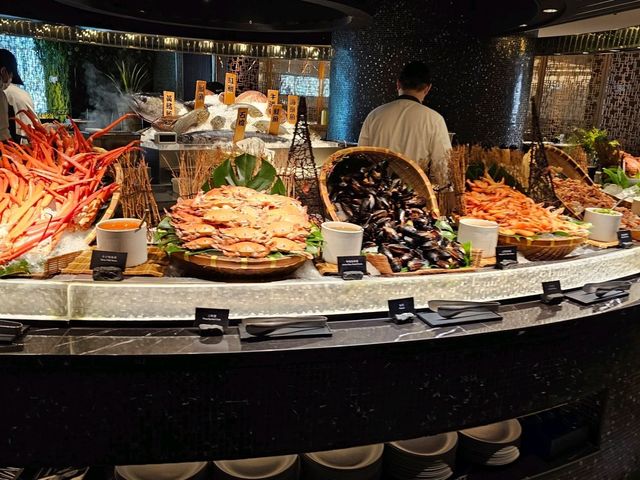ตะลุยกินหรู! บุฟเฟต์มื้อกลางวันที่ Regent Taipei