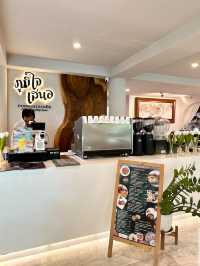 ภูมิใจเสนอ poomjai saner café & coworking