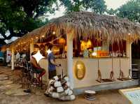 Pineapple Surf Club คาเฟ่บรรยากาศสุดชิล