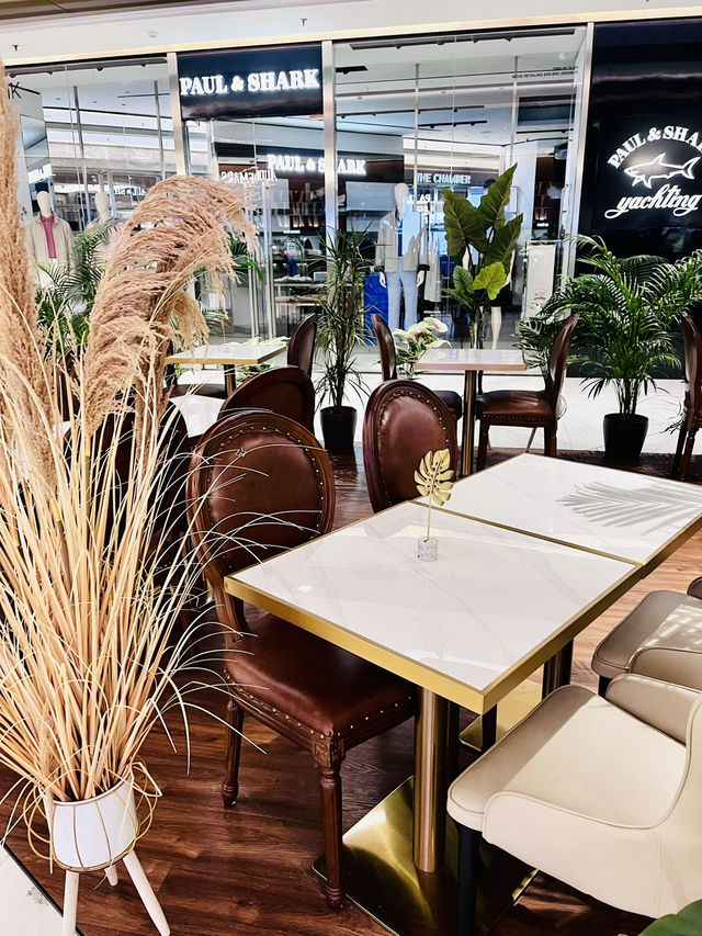 “Where Green Meets Sweet – Nouvelle Cafe”