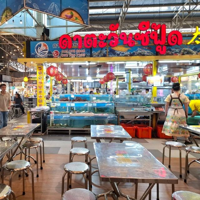 ตลาดสดธนบุรี แหล่งรวมของอร่อย