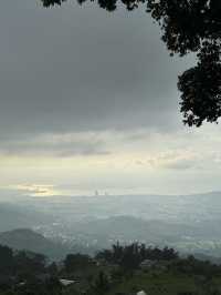 Hillside Kokol: Sip and unwind Retreat Above the Clouds