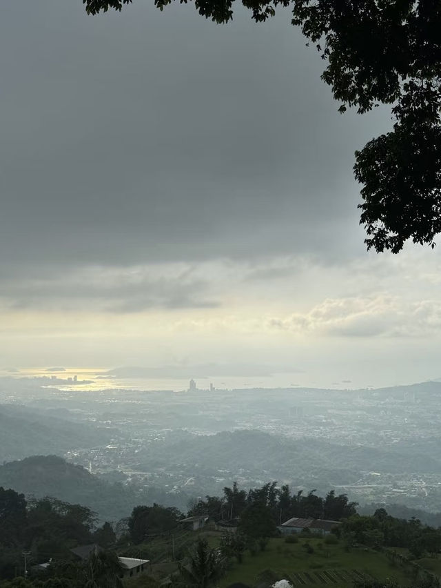 Hillside Kokol: Sip and unwind Retreat Above the Clouds