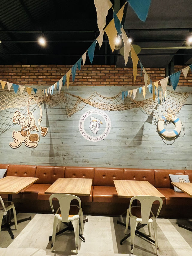 【横浜】ディズニーの世界観が楽しめるカフェ&ギフトショップ