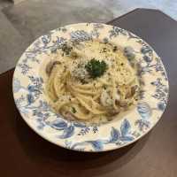 シンガポールのピンクを基調としたインテリアで統一された可愛いカフェ