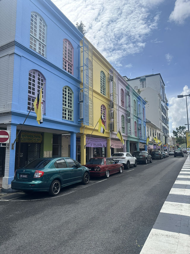 Discovering Brunei’s Walls