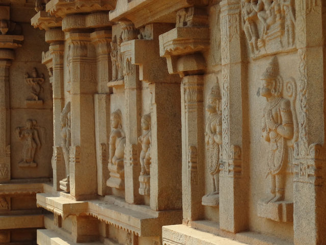 A historical tour in Hampi— UNESCO World Heritage 