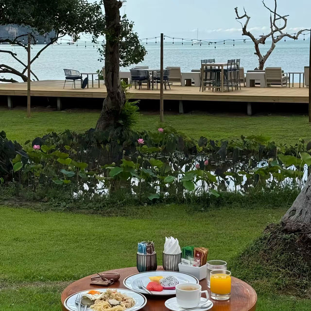 Tinidee hotel, Tonsai beach ,krabi Thailand 