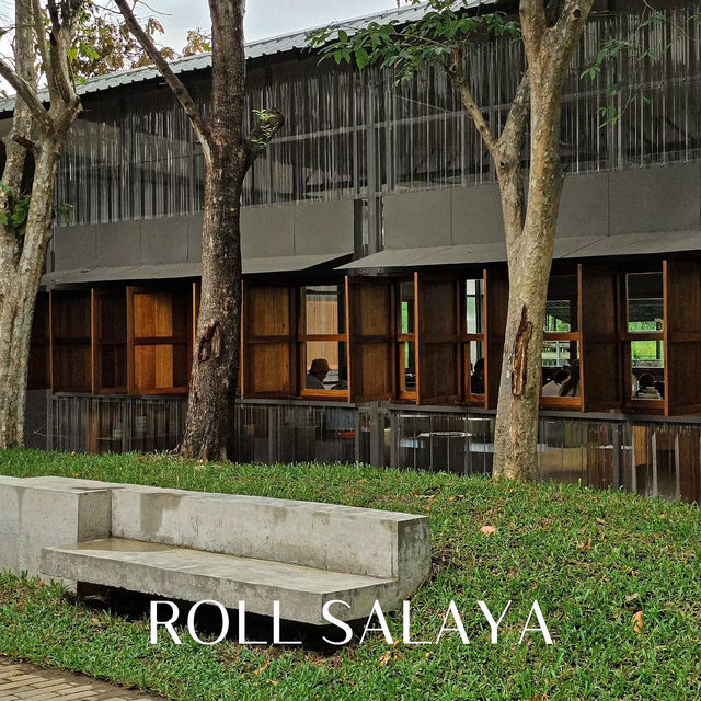 คาเฟ่ชิคๆ แถวศาลายา ชื่อ Roll salaya   