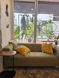 Flowers in the Window cafe | ลาดพร้าว