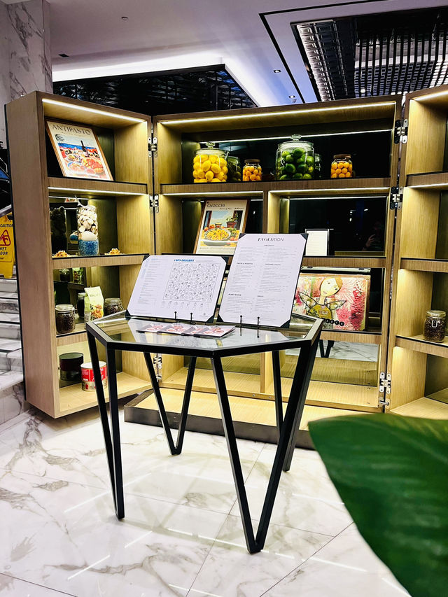 Evolution Café at Renaissance Kuala Lumpur: A Premier Buffet Destination