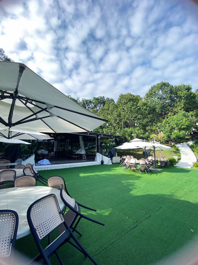 Day Itinerary: Nature & Village Charm!