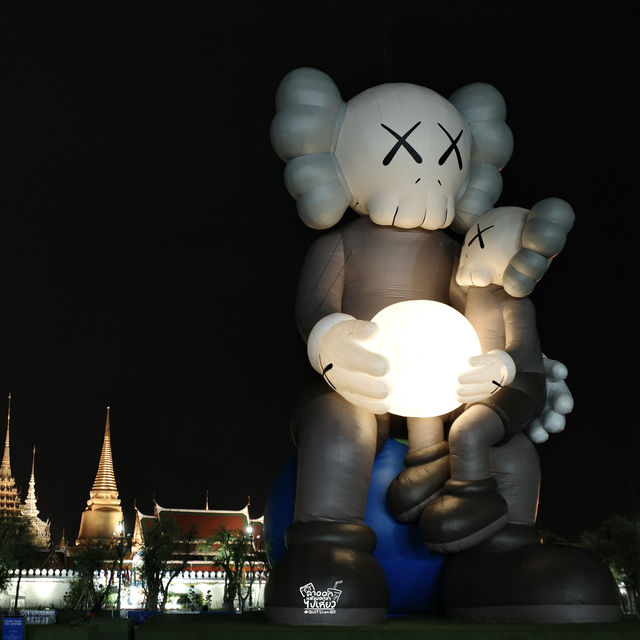 KAWS : HOLIDAY THAILAND 🌕🌎