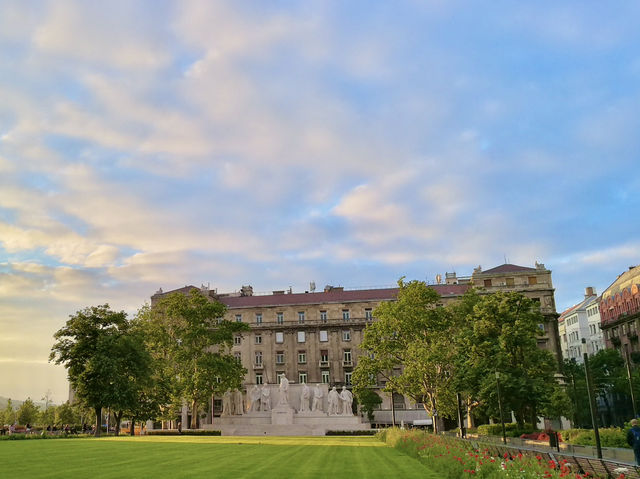 Where Twilight Meets Memory — An Evening at the Memorial of National Cohesion