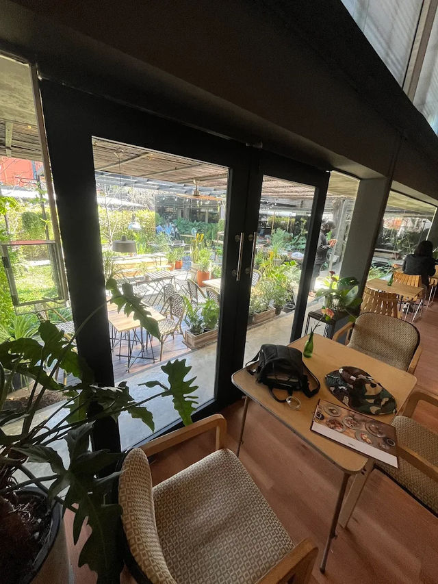 🥐Ombra Caffe Nimman – คาเฟ่สไตล์ยุโรปกลางนิมมมาน