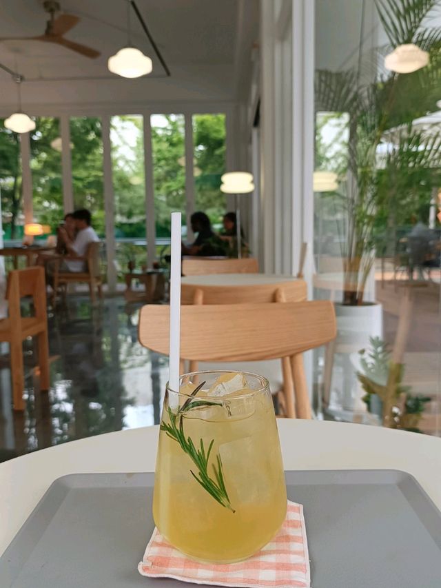 新開業不久的Cafe Rapport