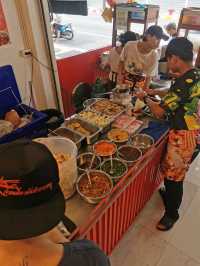 ก๋วยเตี๋ยวต้มยำกากหมู สาขาโชคชัย4