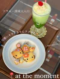 【ソウル・漢城大入口】 韓国で流行中のキティちゃんクッキー🍪🎀