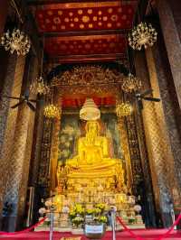 วัดบวรนิเวศวิหาร – ศูนย์รวมจิตใจกลางกรุง 
