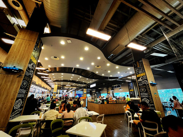 Chill & Chow: Summer Eats at E-Gate’s Medan Selera