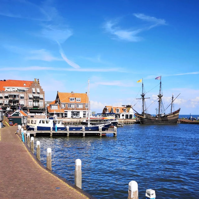 🌊🎣 Volendam Summer Escape: A Postcard-Perfect Dutch Fishing Village  