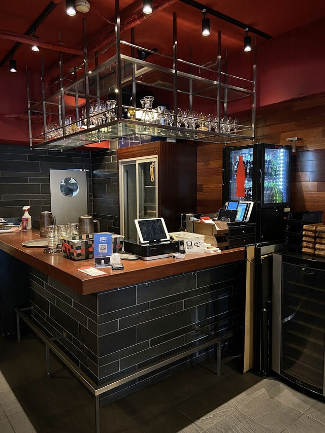 Burger Revolution Tokyo, Gourmet Burgers with a Wagyu Punch