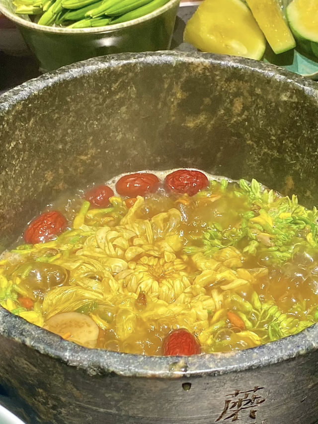 雲南野生菌鍋！高級菇菇盛宴 💕 蘑界·野生菌火锅(珠海首店)