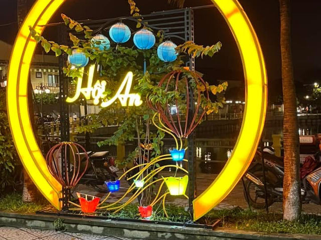 🌸 Wandering Through Hoi An Old Town – Day to Night Magic