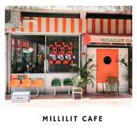 🧡 คาเฟ่เรโทรสีส้มสุดชิค: Millilit Cafe