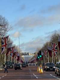 Beyond The Guard Change: Your Insider’s Buckingham Palace Handbook