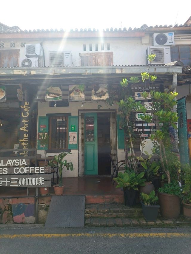 CityWalk Strolls and a Coffee Break at Calanthe Art Café